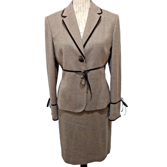 Casual Corner Skirt Suit Sz 6 Tan Subdued Herringbone  Brown Velvet Trim Nice - Picture 1 of 16